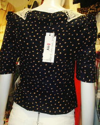 深圳厂家直销 伊简单品牌12春夏韩版逗号中袖短袖衬衫1015全方位解析